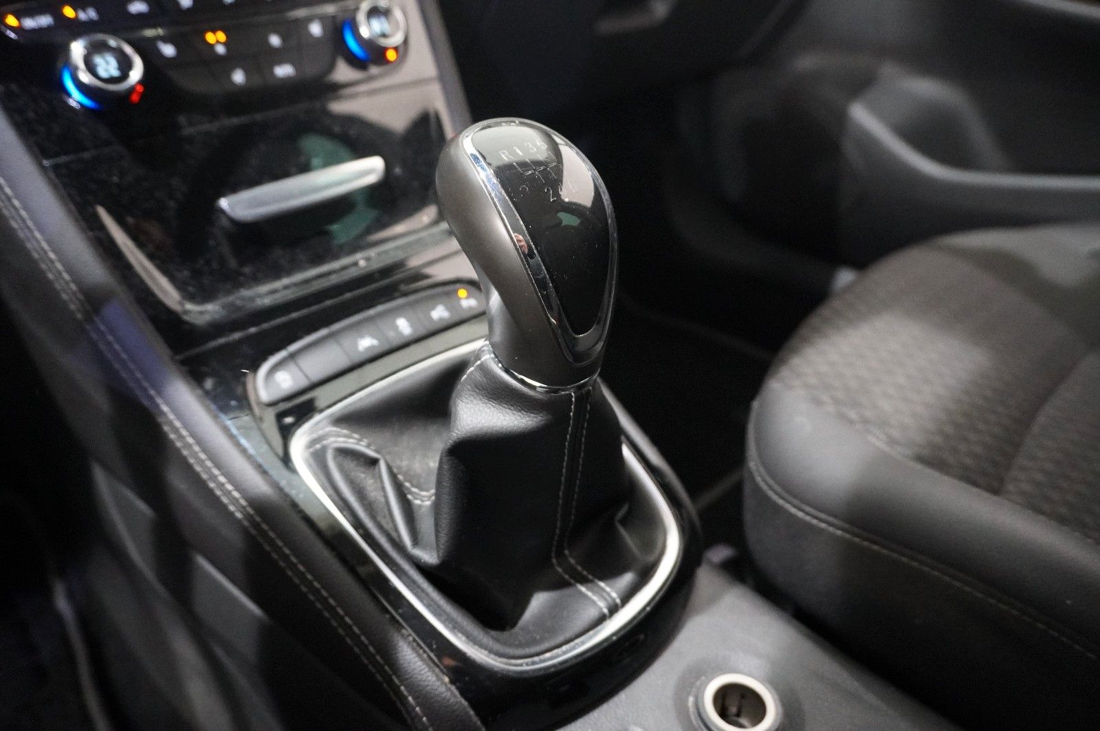 Fahrzeugabbildung Opel Astra K ST 1.4T INNOV. NAVI/LED/KAMERA/SPORT/AHK