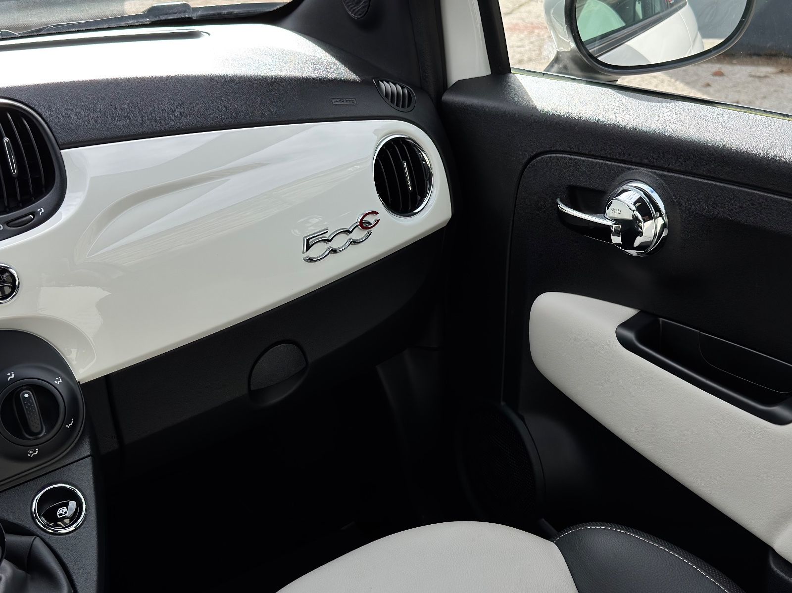 Fahrzeugabbildung Fiat 500C 1.0 GSE DolceVita Temp CarPlay/Android PDC