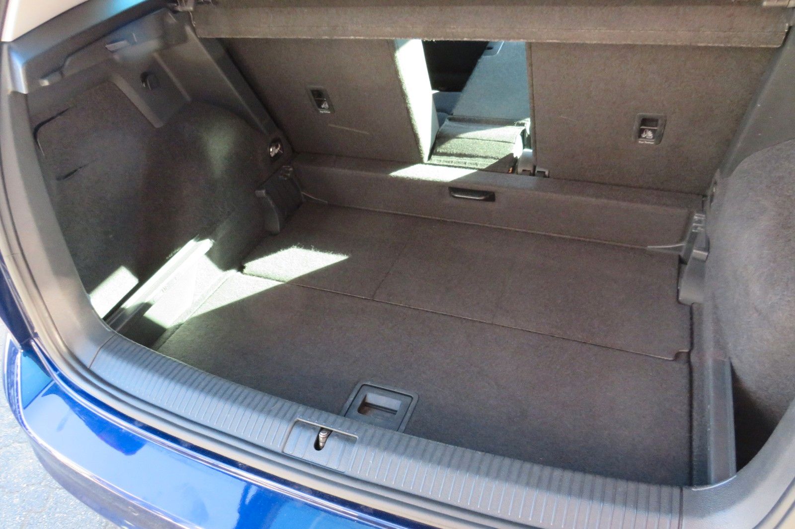 Fahrzeugabbildung Volkswagen Golf Sportsvan DSG SOUND SITZH. PDC ACC AHK