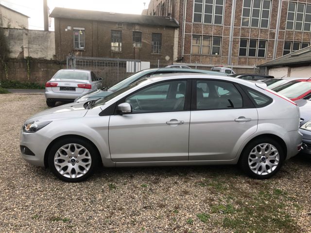 Ford Focus Lim. Sport Klimaanlage!!!