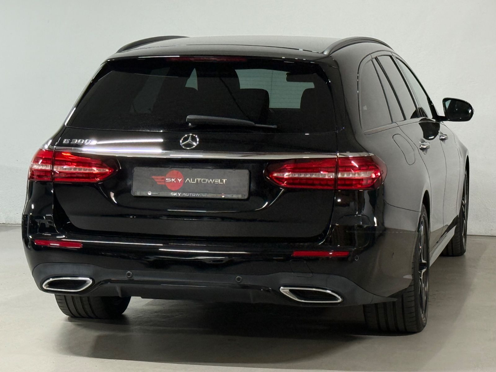 Mercedes-Benz E 300 E T-Modell E 300 e AMG LINE/NAVI/LED imagem 3