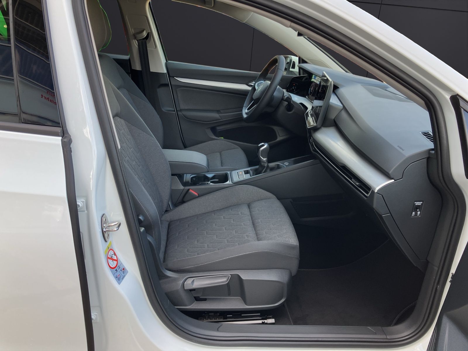Fahrzeugabbildung Volkswagen Golf VIII TDI Life LED ACC RFK