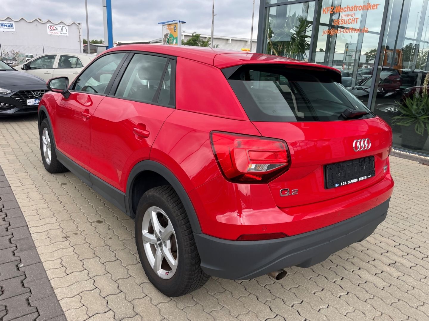 Fahrzeugabbildung Audi Q2 basis ultra Klima Müdigkeitswarner SHZ PDC