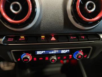 2015 AUDI RS3 — миниатюра 20