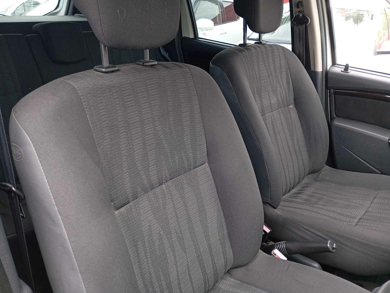 Dacia Duster 2011 — photo 8