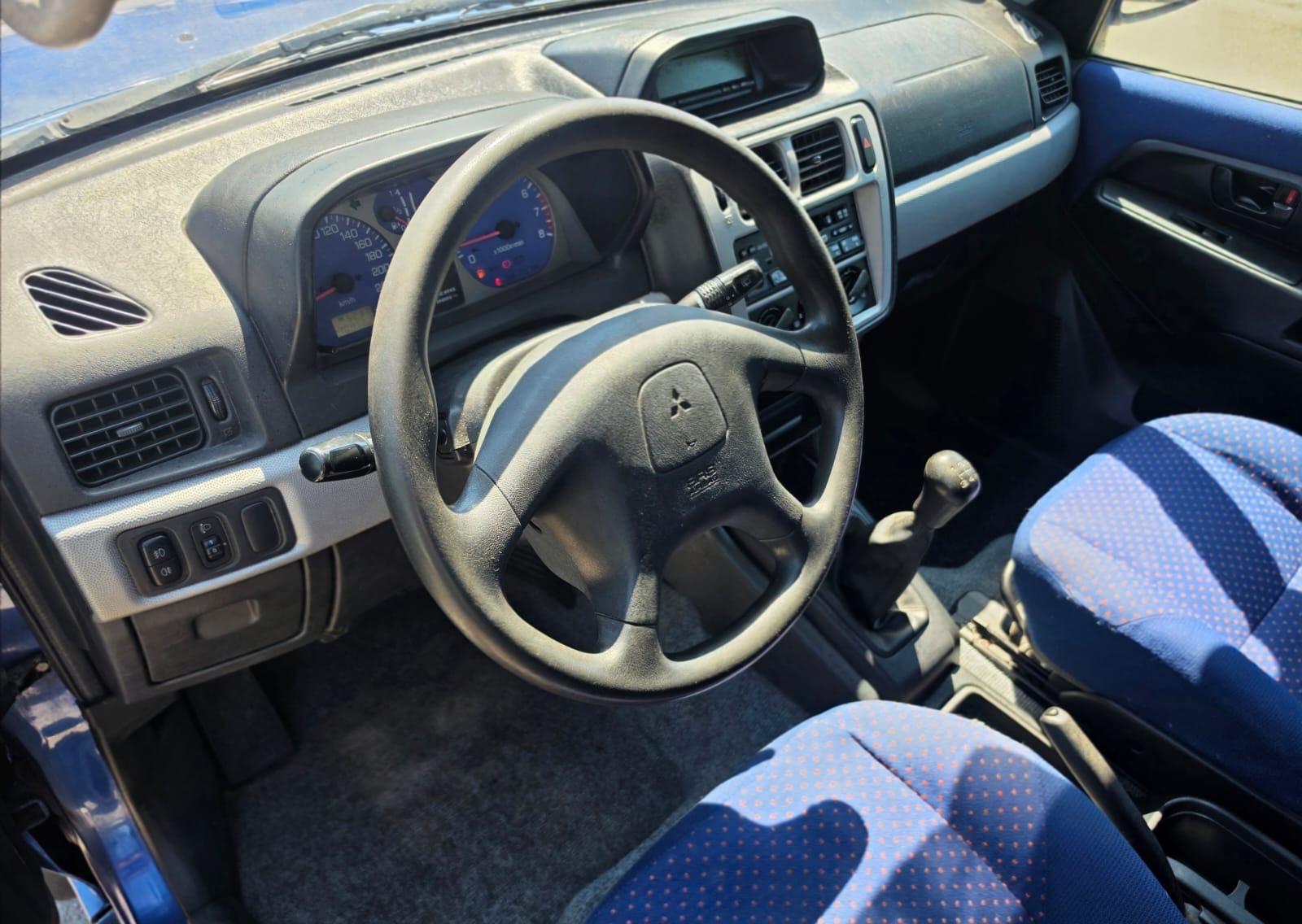 Mitsubishi Pajero Pinin 1.8 | 114 ch | BVM | Attelage fixe | Climatisation | Jantes alliage | Contrôle technique neuf