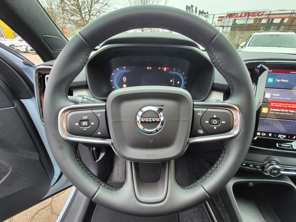 Fahrzeugabbildung Volvo XC40 B3 B DKG Core+BusinessPak+Allwetter+SOFORT