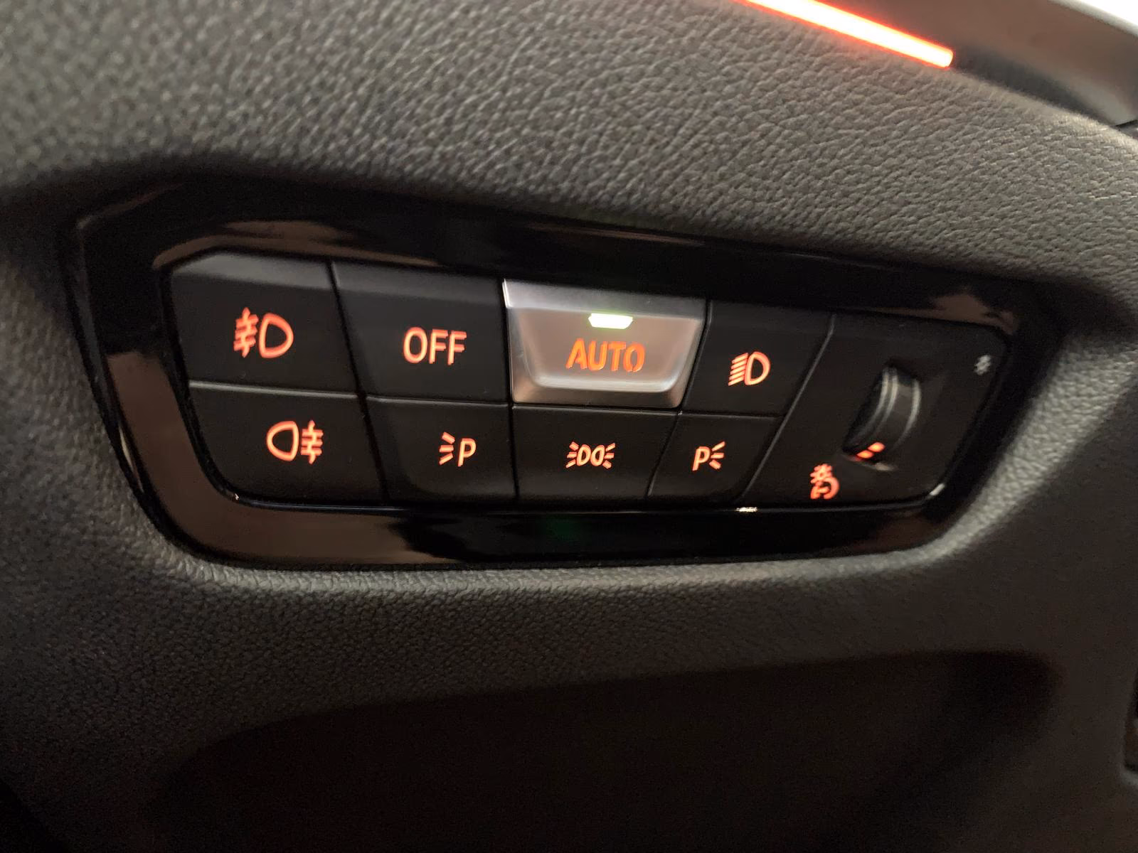 BMW 330 i Sport Line CockpProf Sport Sitze LED+Leder, миниатюра 9