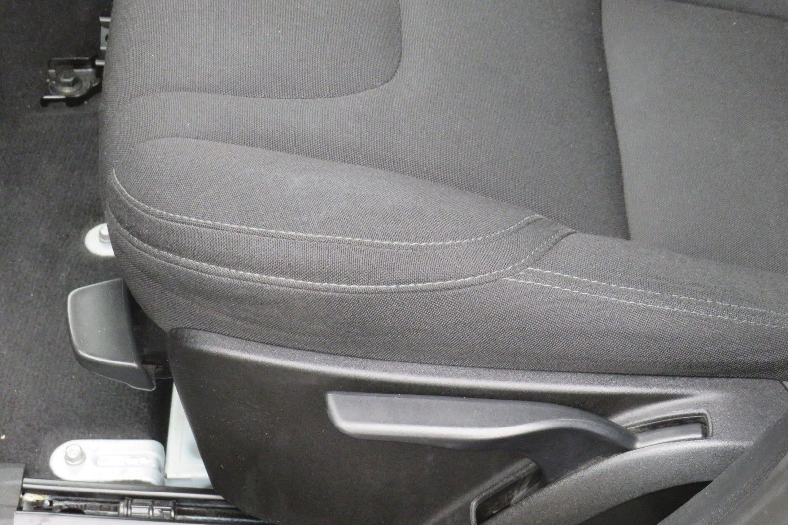 Fahrzeugabbildung Volvo V40 Kinetic NAVI TELVOR KLIMATRONIC 8-FACH ALU