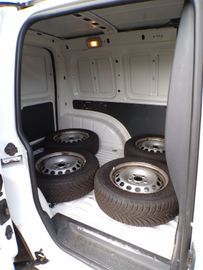Volkswagen Caddy - 11
