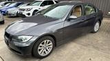 BMW Lim. 320i*AUTOMATIK*KLIMA*LEDER*PDC*NAVI* - BMW 320 aus 2005: 320i