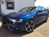 Audi A4 2.0 TDI 130kW Avant S line - Sportpaket - mit Diesel-Antrieb: Blau, Teilleder, Kombi, Sportpaket