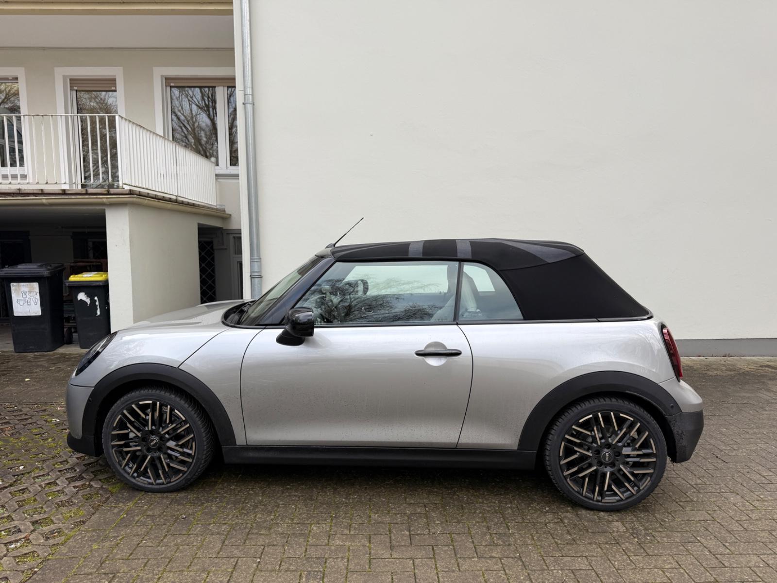 MINI Cooper S Cabrio | EZ 01/2026 | Favoured Tri