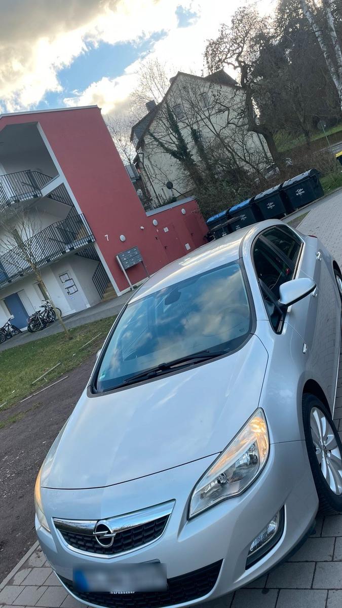 Opel Astra 2010 — photo 6
