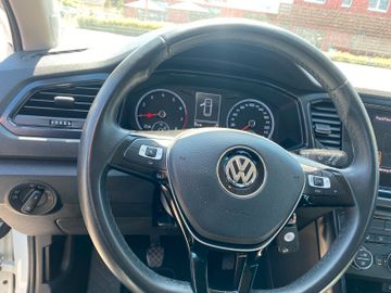 Volkswagen T-Roc - 11