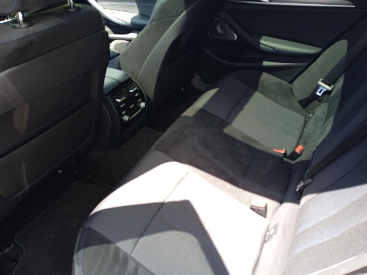BMW 520 d Tour. MSport+HUD+AHK+ACC+ADPT. LED+KAMERA+