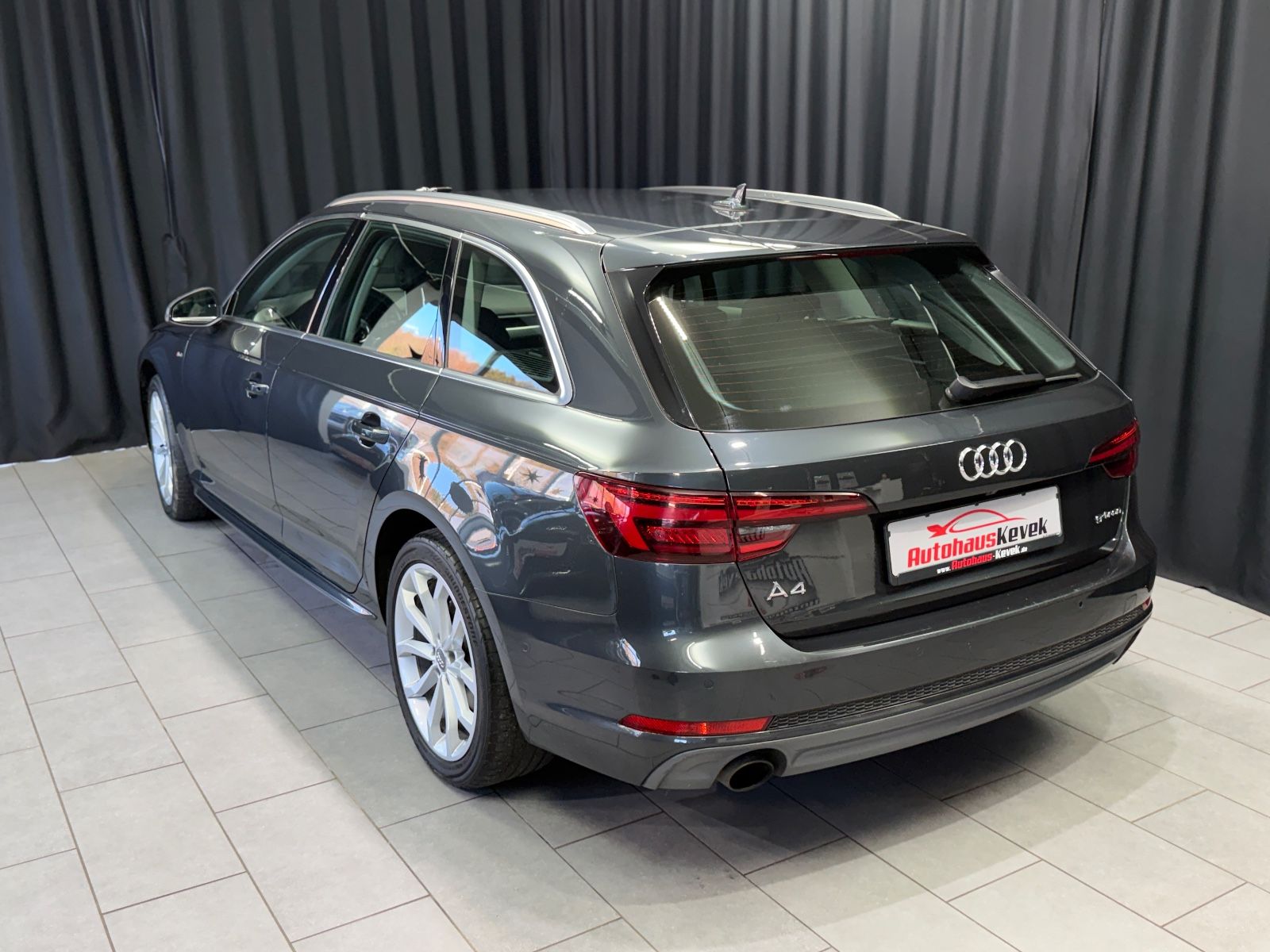 Fahrzeugabbildung Audi A4 Avant g-tron sport|S-LINE|S-TRONIC|HEAD-UP|