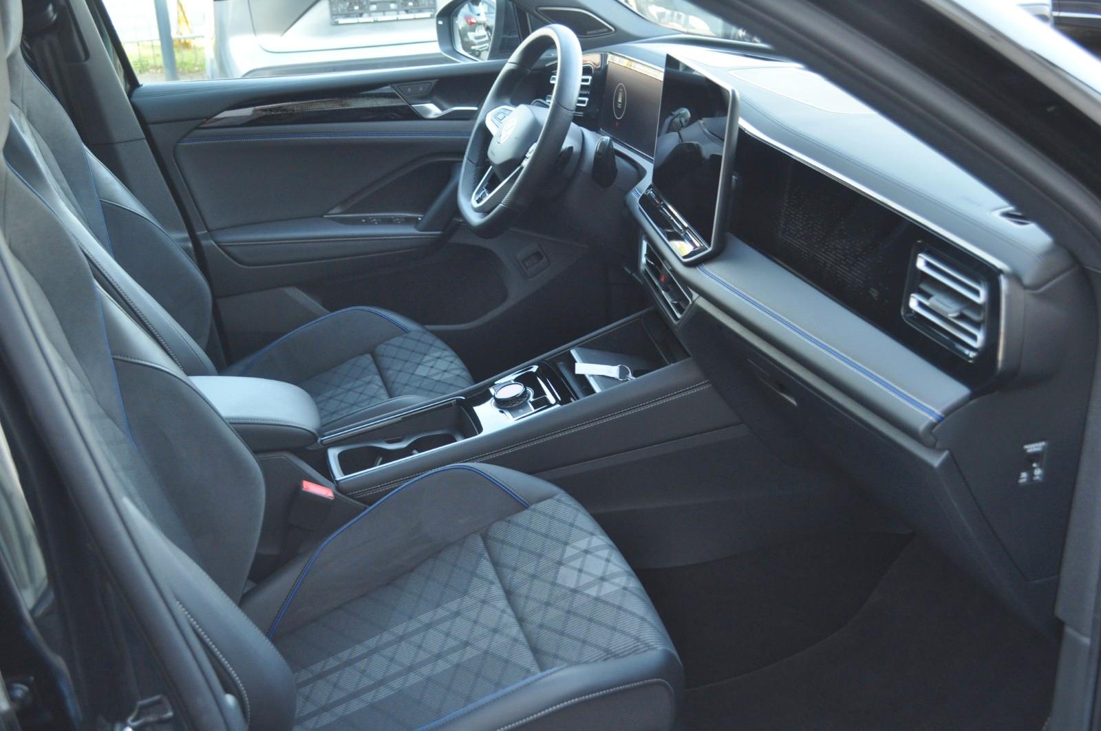 Volkswagen Tiguan 2.0 TDI  4Motion R-LINE/PANORAMA/AHK/GJR
