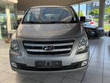 Hyundai H-1 Travel Trend - graue Hyundai H-1