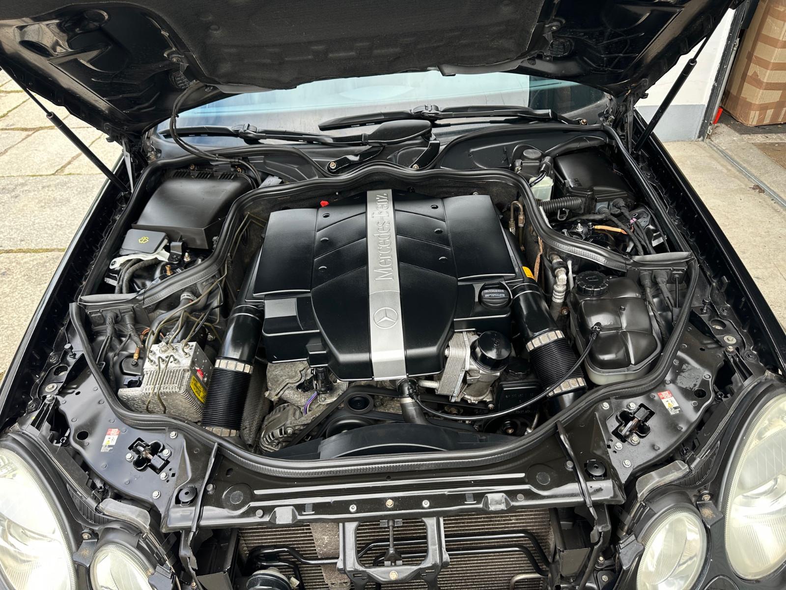 Mercedes-Benz E240 2004 — photo 20