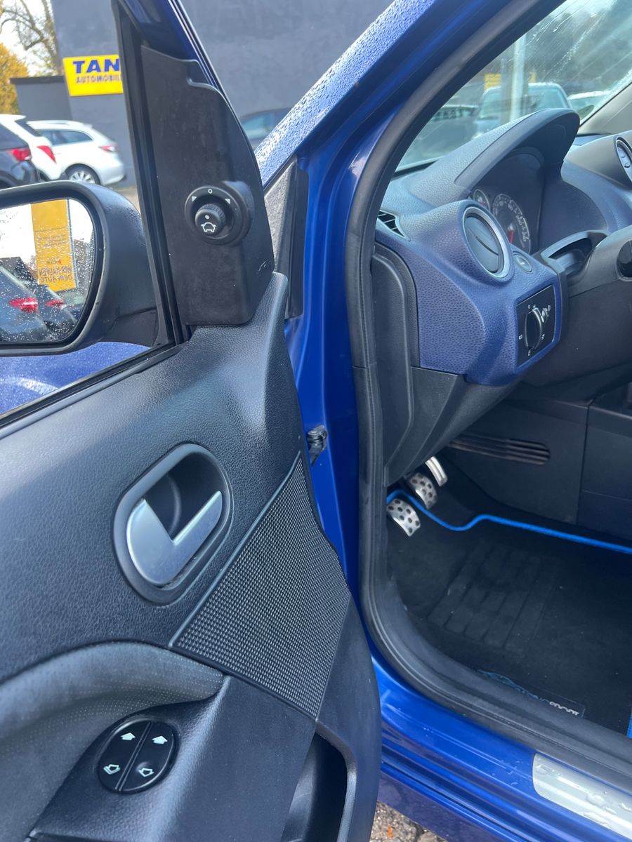 Fahrzeugabbildung Ford Fiesta ST Sport 2.0 150PS