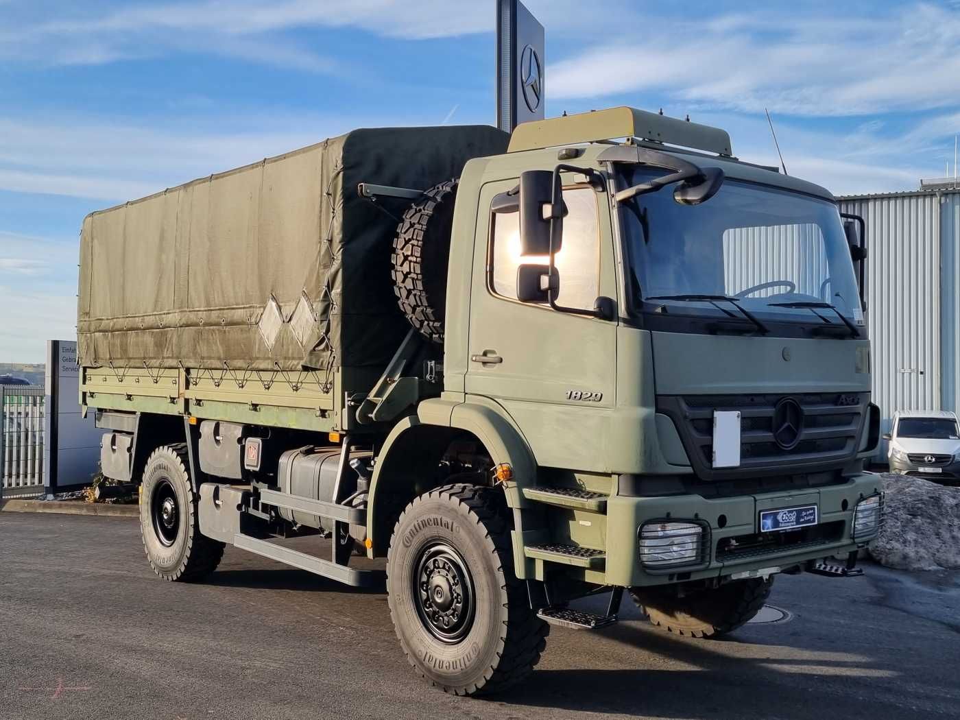 Fahrzeugabbildung Mercedes-Benz Axor 1829 A 4x4 Pritsche/Plane 10 Stück