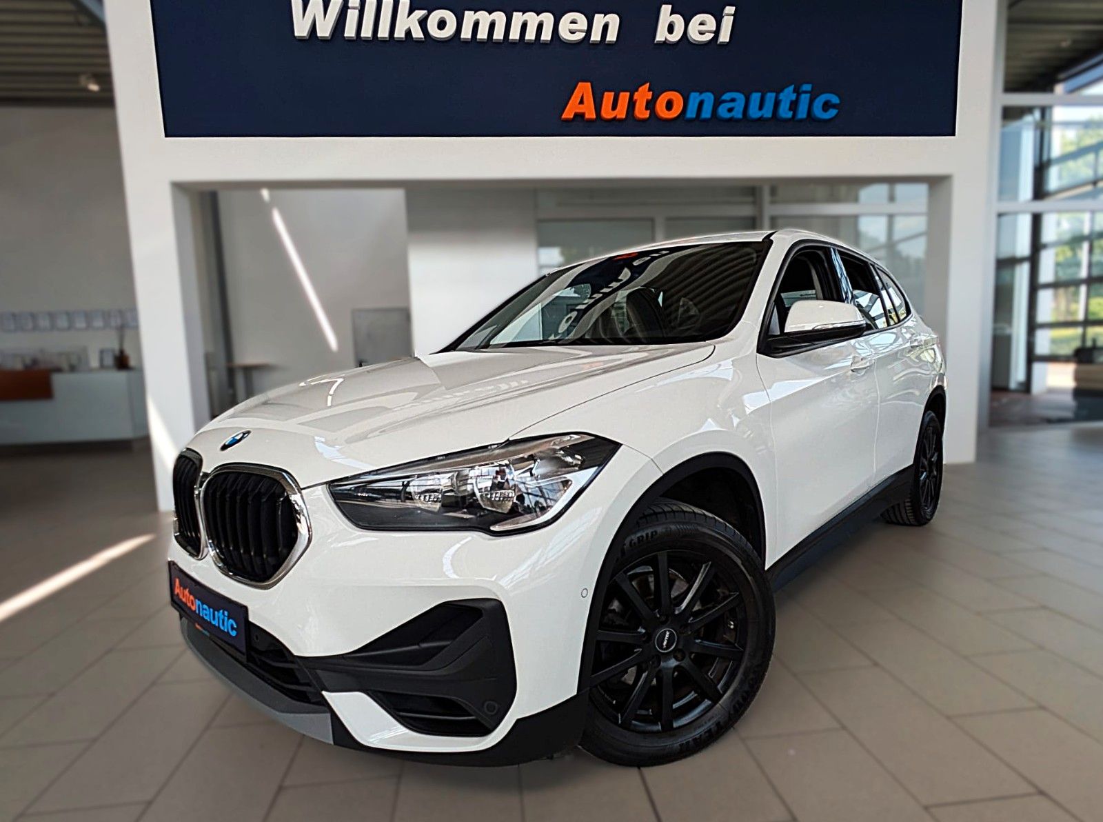 Fahrzeugabbildung BMW X1 18i LCI NAVI SHZ AHK PDC KLIMAAUT 8xALU