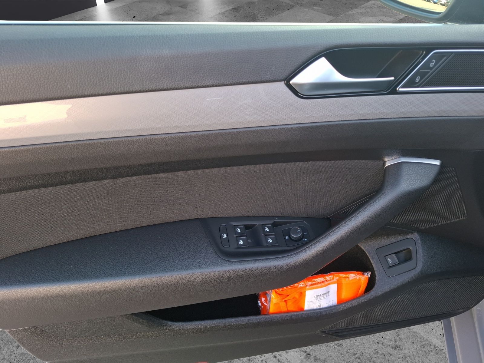 Fahrzeugabbildung Volkswagen Passat Variant TSI Business DSG Matrix Standhzg.