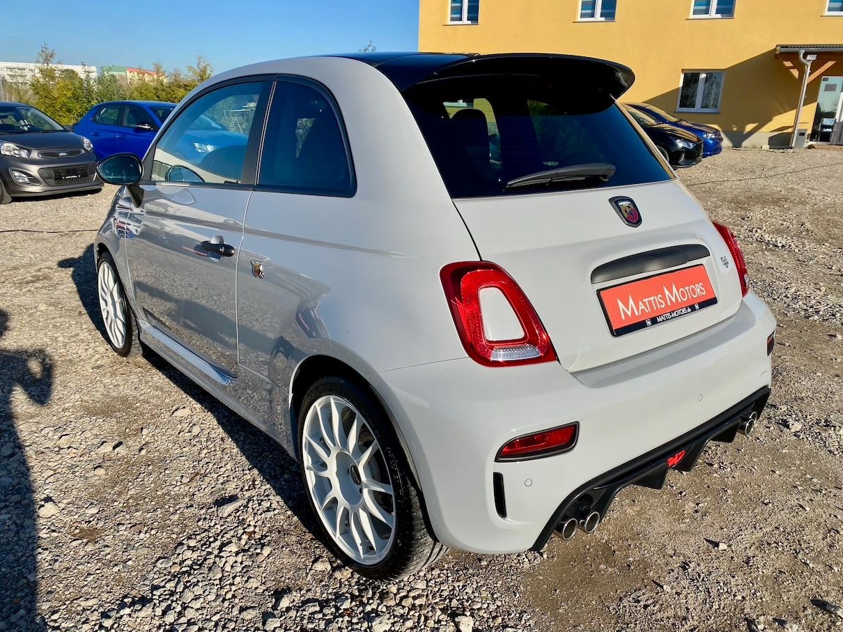 Fahrzeugabbildung Abarth 695 AAC NAVI BI-XENON BEATS MTA PAKET