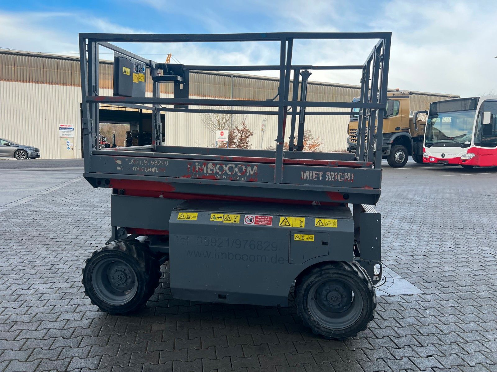 Fahrzeugabbildung Genie GS 2668 / 2.465h / Allrad / Arbeitshöhe: 9,90m