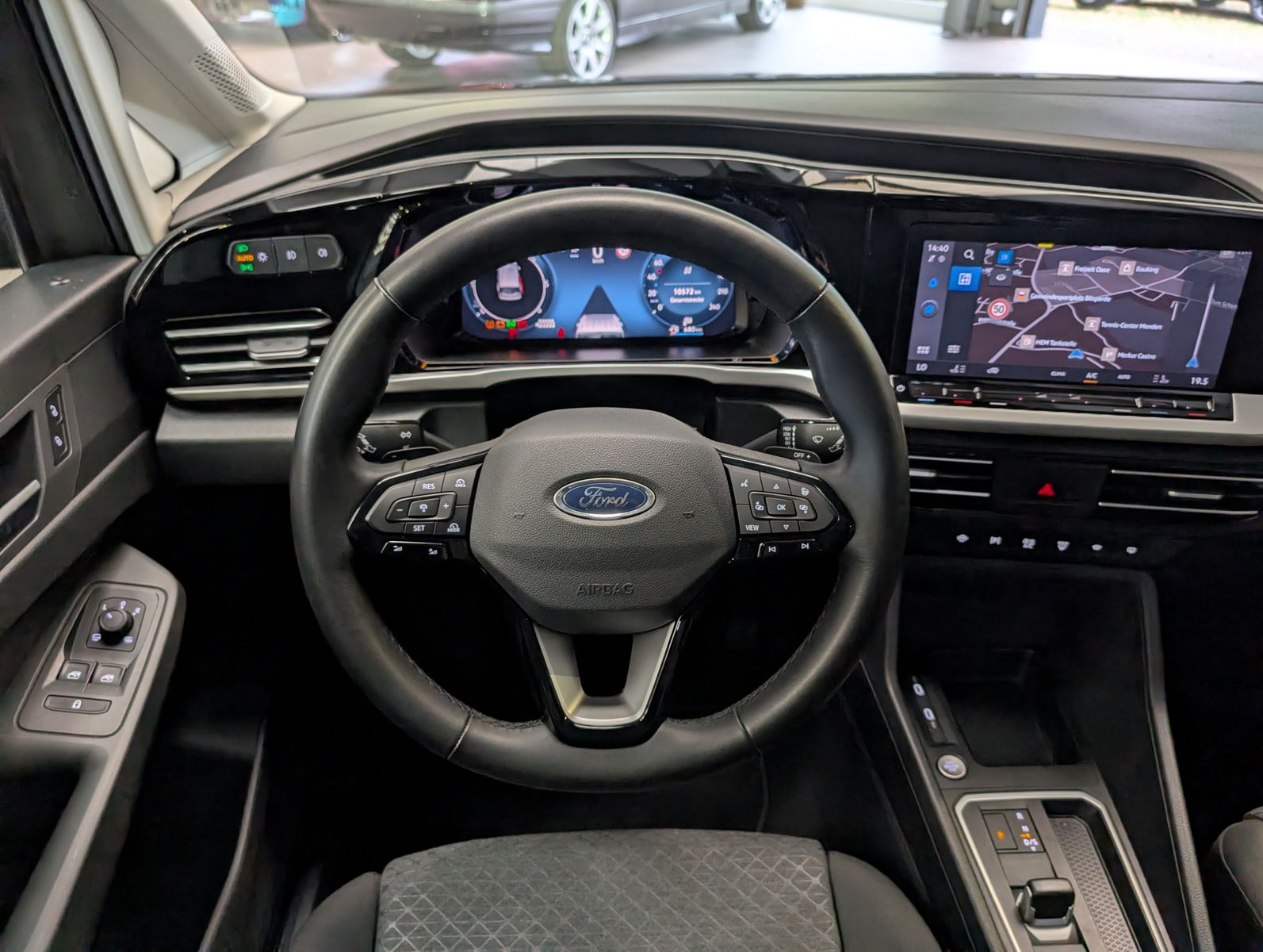 Fahrzeugabbildung Ford Tourneo Connect L2 Titanium 7-Sitze Bi-LED Cam A