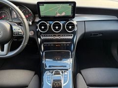 Fahrzeugabbildung Mercedes-Benz C 180 T CGI Navi Sitzh Alu LED el.Klappe 2.Hand