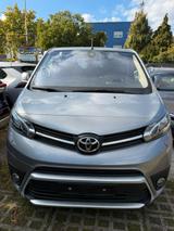 Toyota Proace (Verso) - silberne Toyota Proace (Verso)
