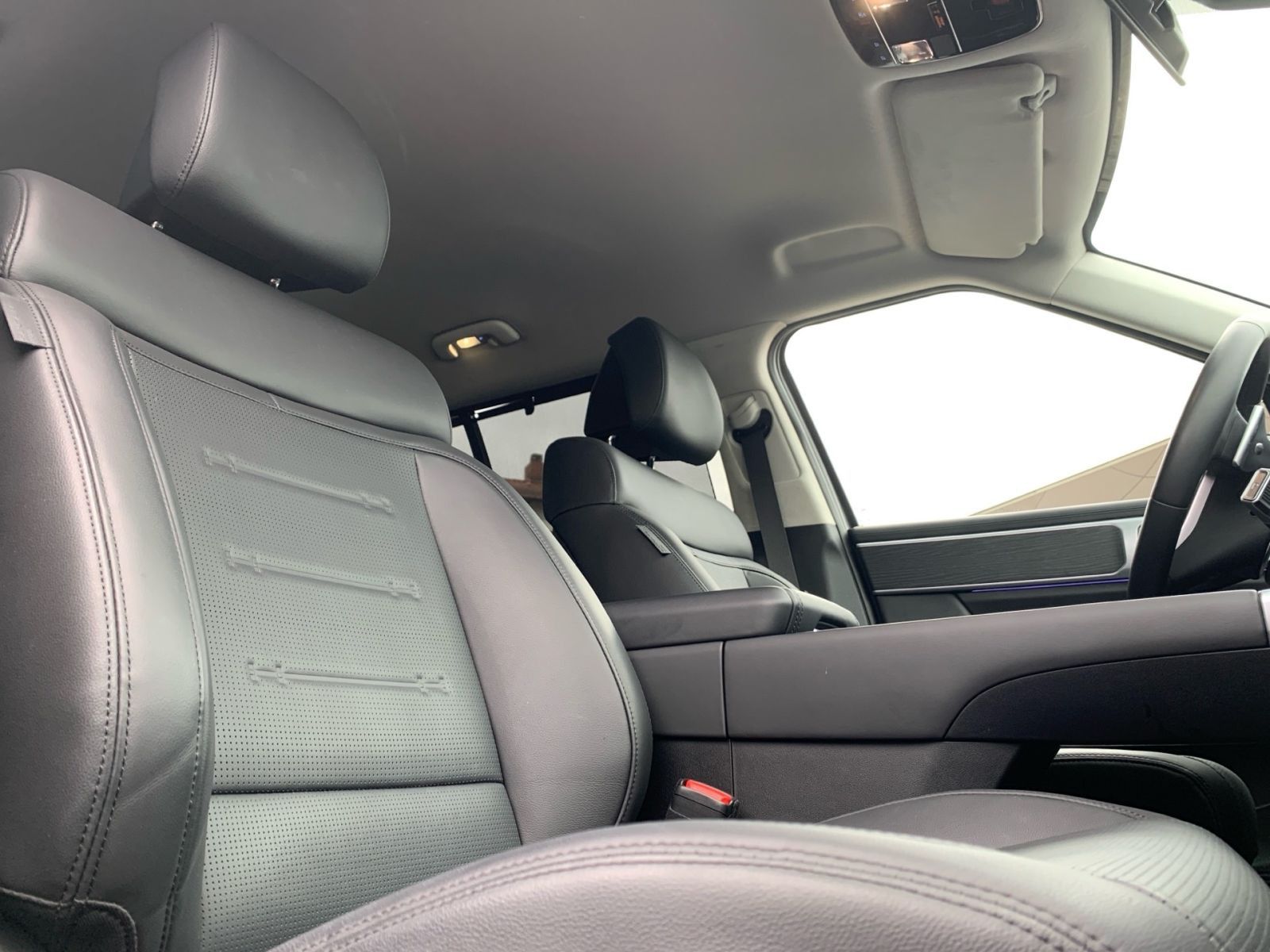 Fahrzeugabbildung Hyundai SANTA FE 1.6T-GDI Signature Hybrid Digital Key