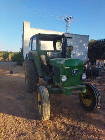 John Deere 2035