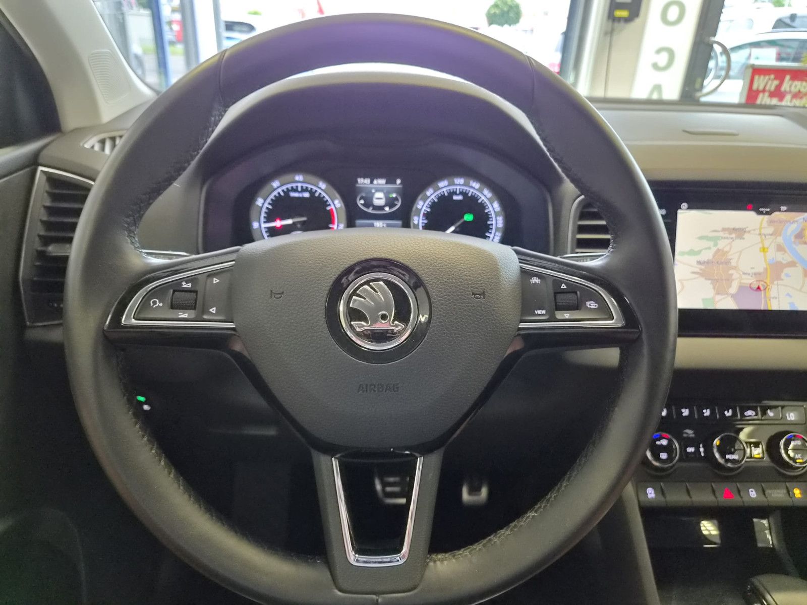 Fahrzeugabbildung SKODA Karoq Style /  1. Hand / Garantie