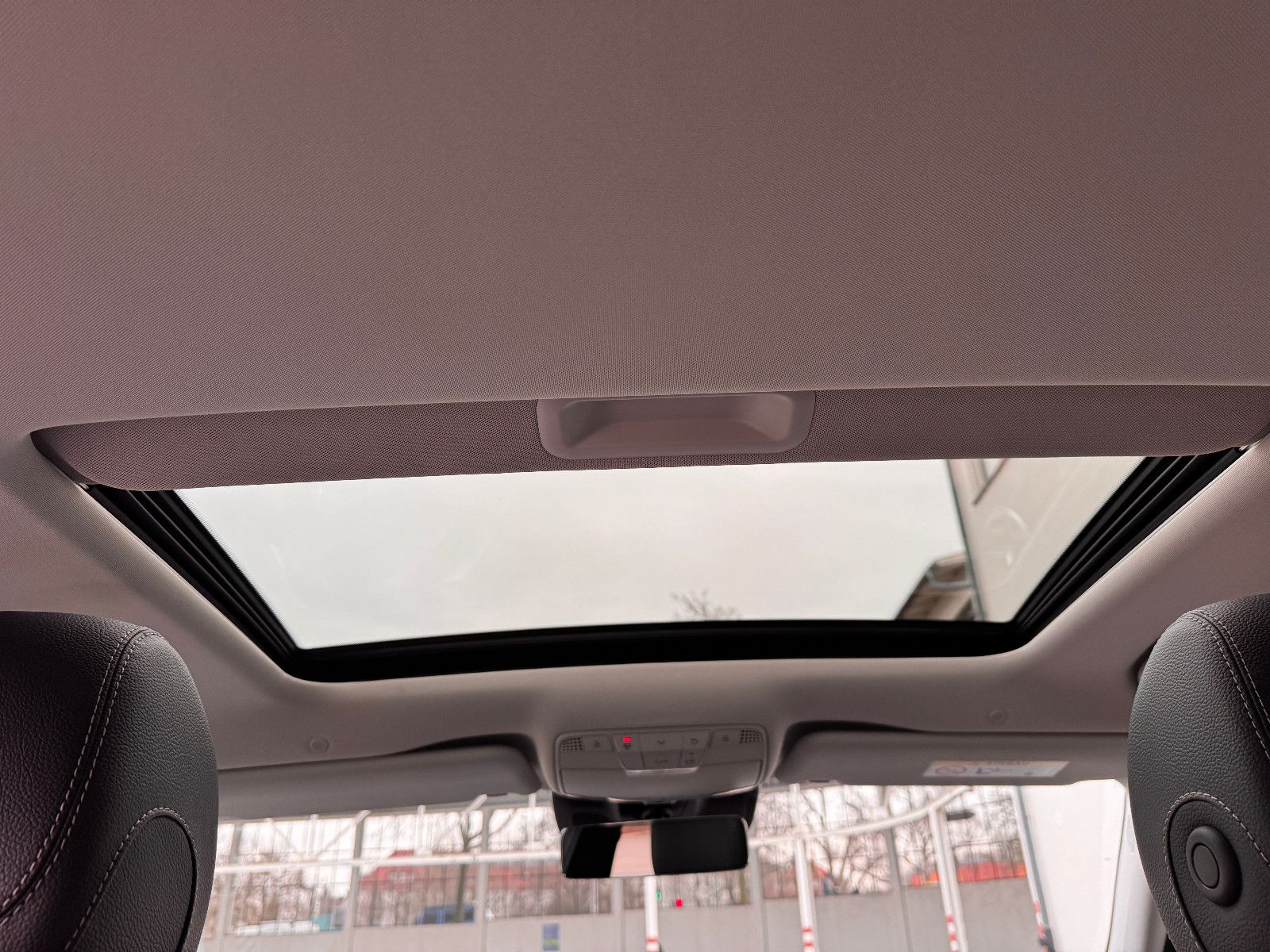 Mercedes-Benz E 220d 9G HUD/GLASDACH/360°/DISTRONIC/BURMESTER foto 18