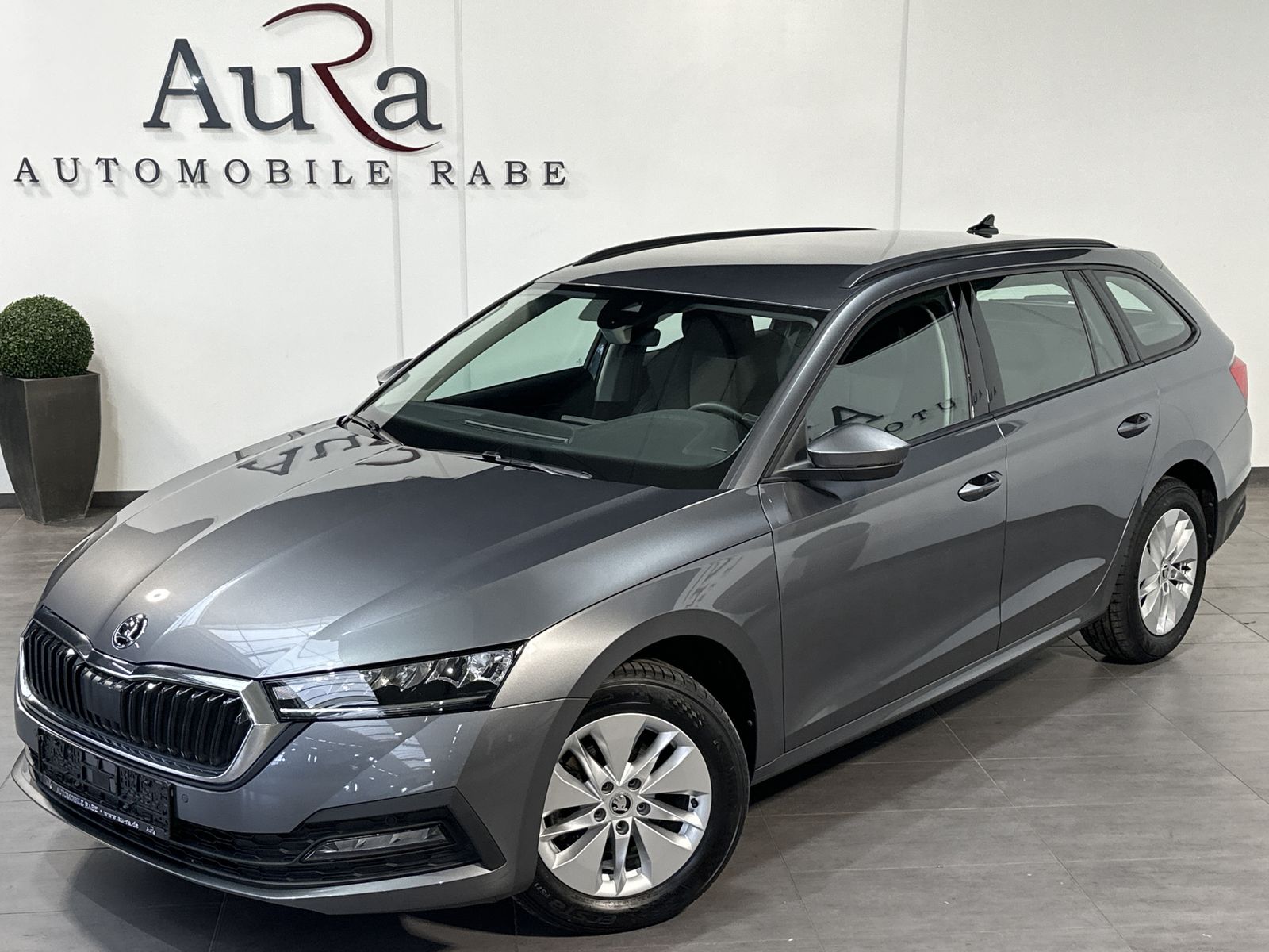 Fahrzeugabbildung SKODA Octavia Combi 2.0 TDI DSG Ambition NAV+LED+KESSY