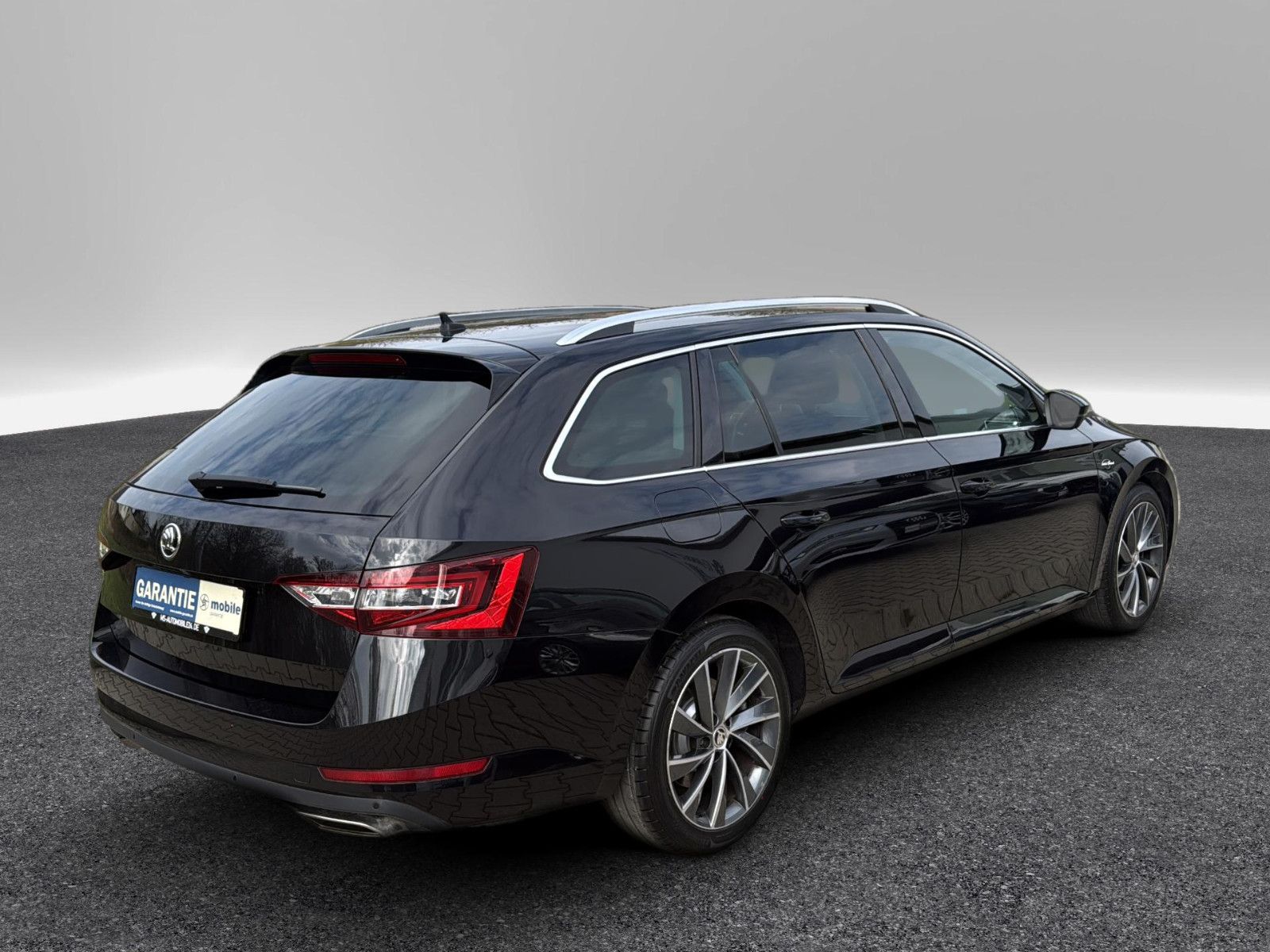 Fahrzeugabbildung SKODA Superb Combi L&K 4x4/ unfallfrei