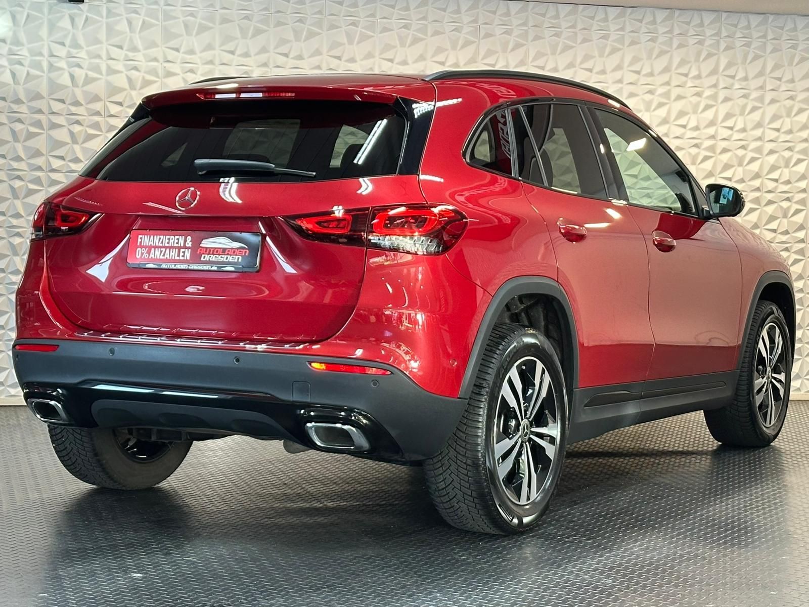 MERCEDES-BENZ GLA 200d NIGHT* MULTIBEAM#SHZ#SH#360CAM#NAV#TEMP - Image 8