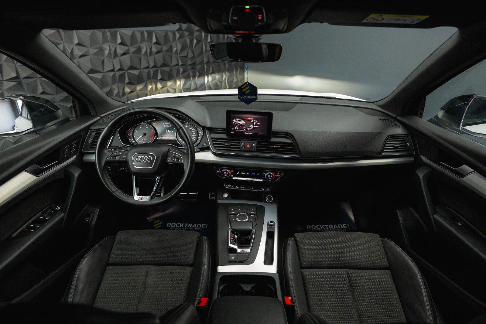 Fahrzeugabbildung Audi SQ5 3.0 TDI quattro Optik-Paket Schwarz *LED*19%