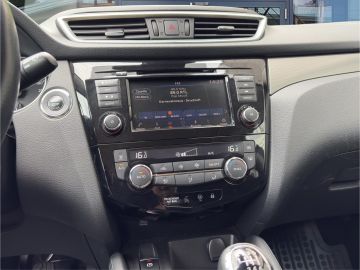 Nissan Qashqai N-Connecta 1,3 Pano*Navi*360*Kamera*LED*