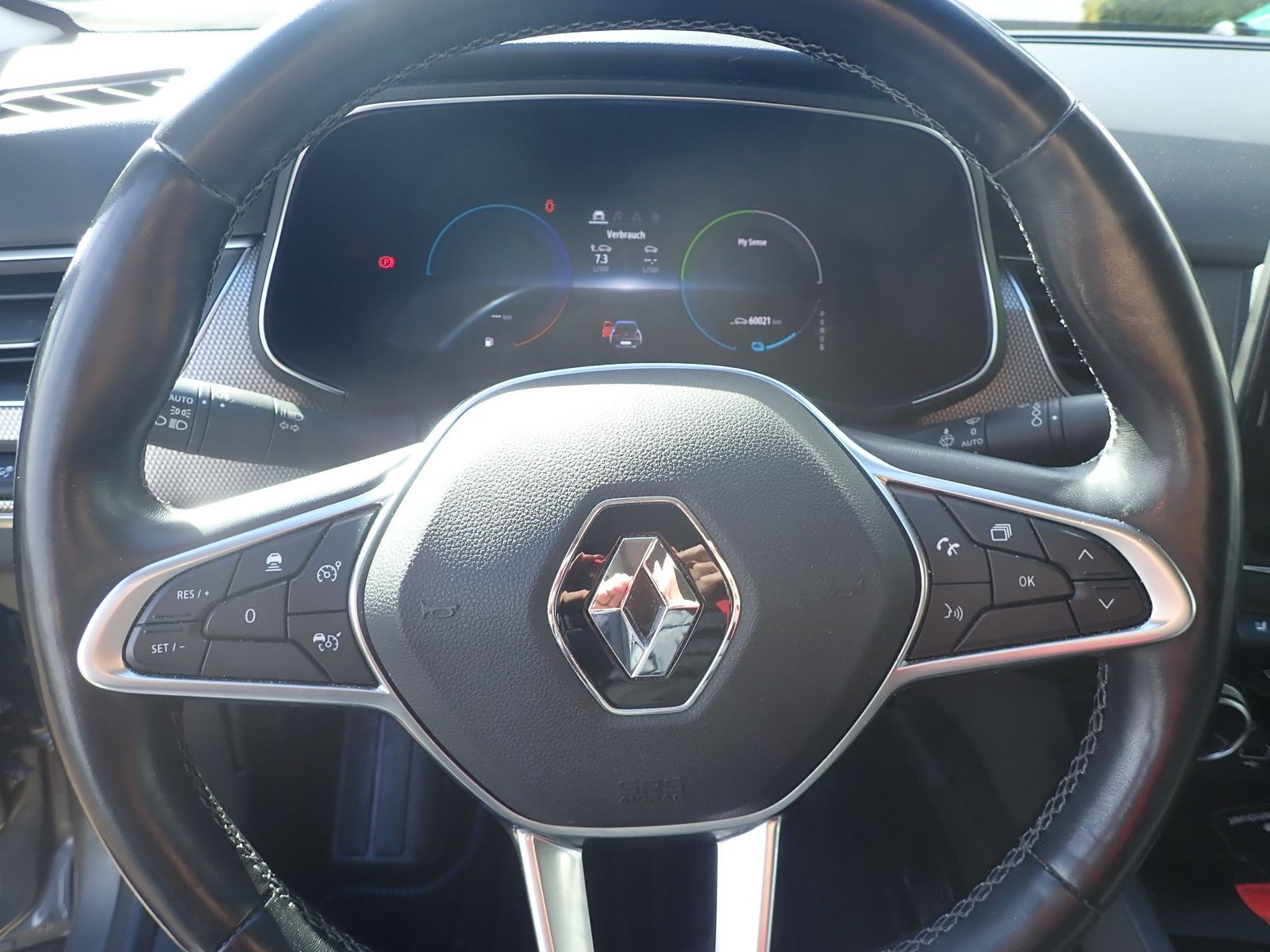 Fahrzeugabbildung Renault Arkana Intens E-TECH 145
