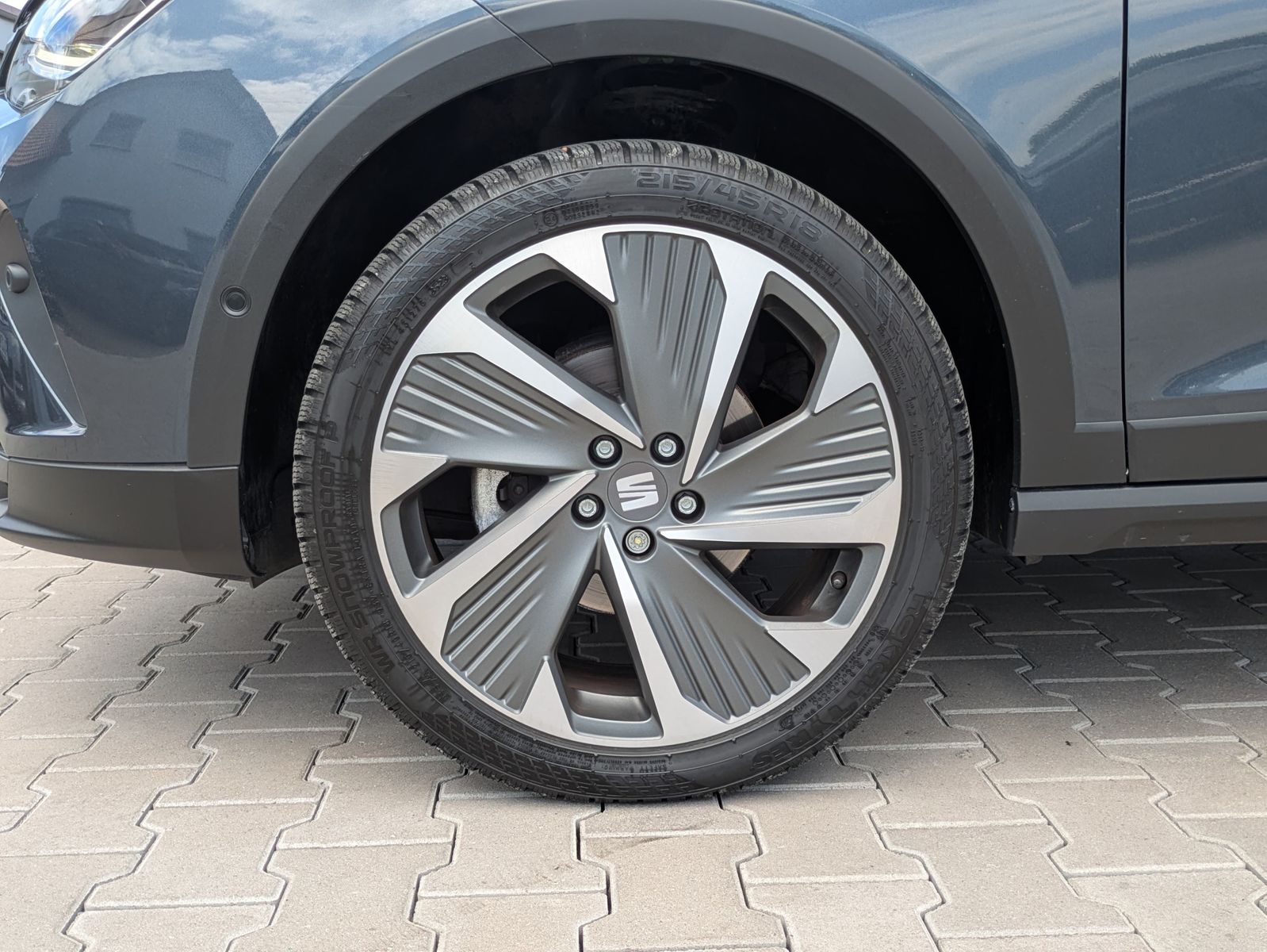 Fahrzeugabbildung SEAT Arona 1.5 TSI FR DSG AHK*ACC*LED*APP*DAB*KAMERA