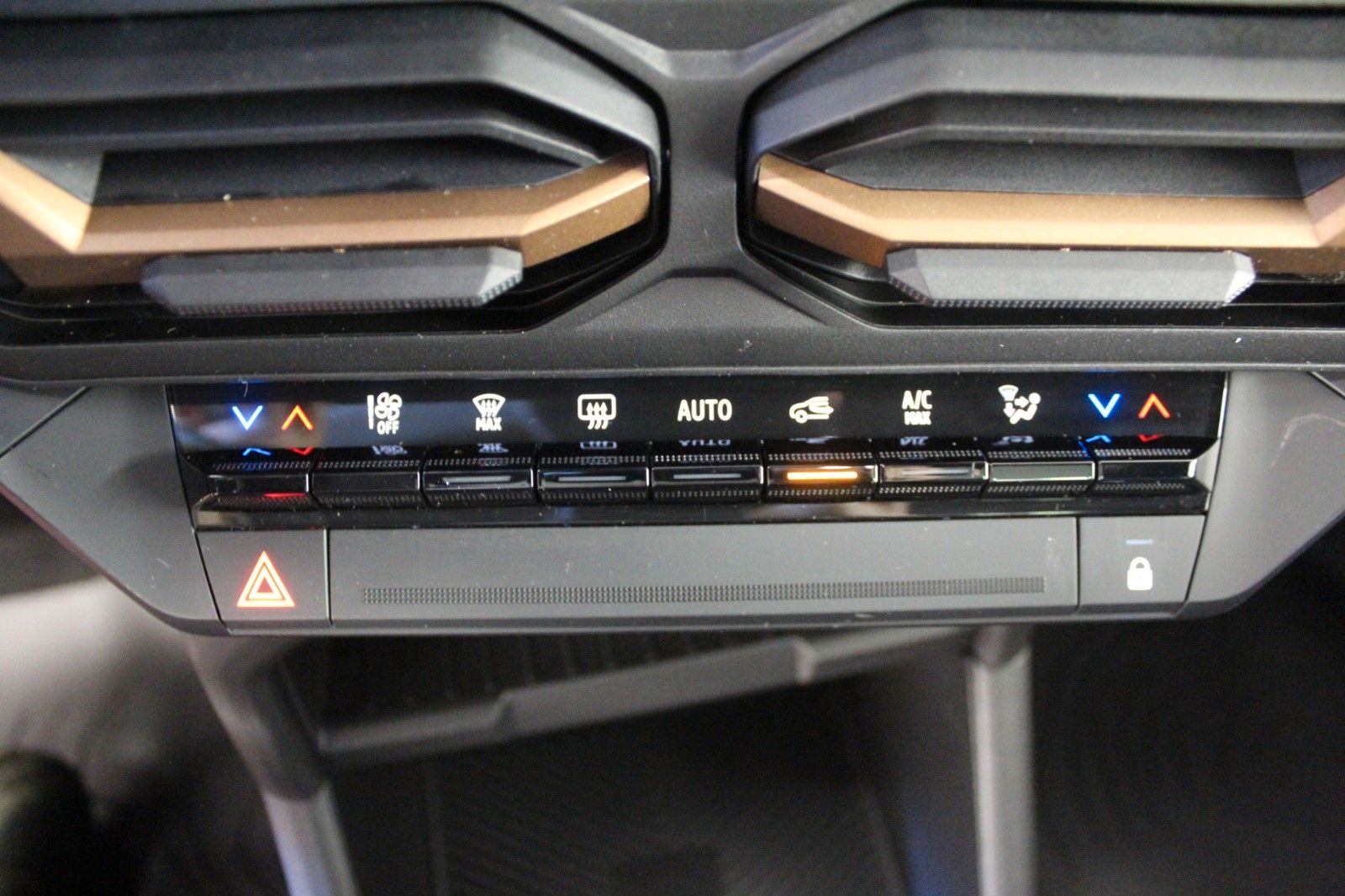 Fahrzeugabbildung Dacia Bigster mild hybrid-G 140 Extreme +Benzin/LPG