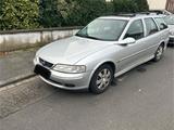 Opel Vectra 1.6 Caravan B Allwetterreifen - gebrauchte Opel Vectra aus dem Jahr 2001