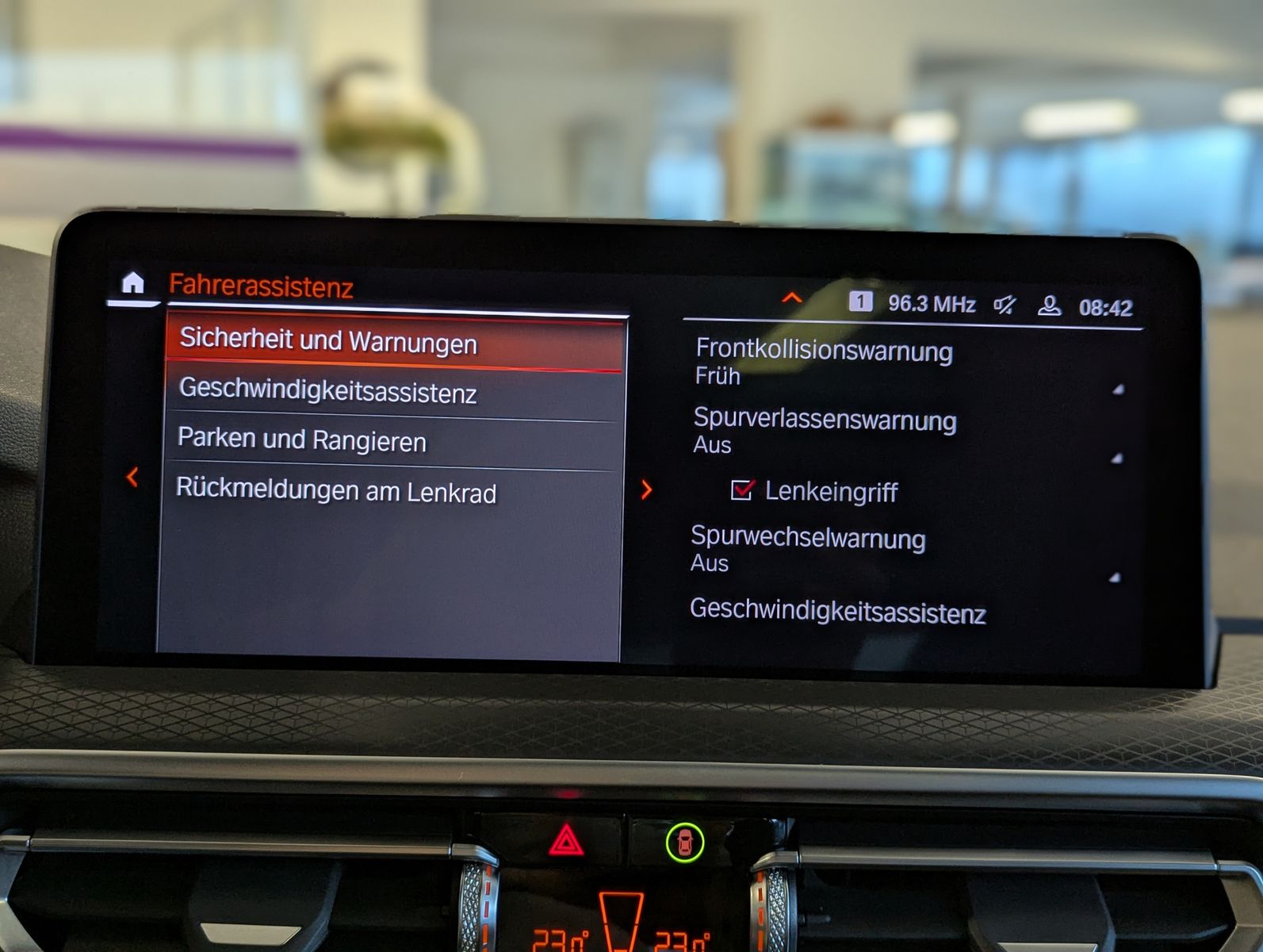 BMW X4 xDrive20i M-Sport Innov. ACC Laser Pano AHK - Image 31