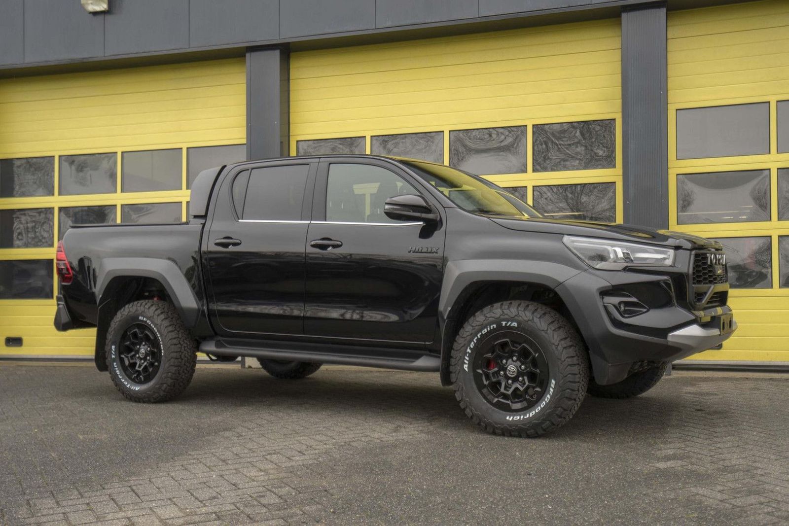 Toyota Hilux 2.8 D-4D Double Cab GR Sport imagem 3