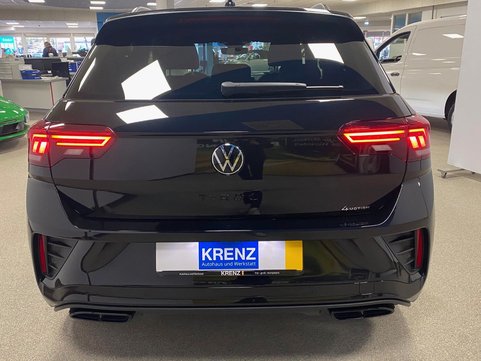 Fahrzeugabbildung Volkswagen T-Roc 2.0 TSI DSG 4MOTION R-Line+AHK+Black Style