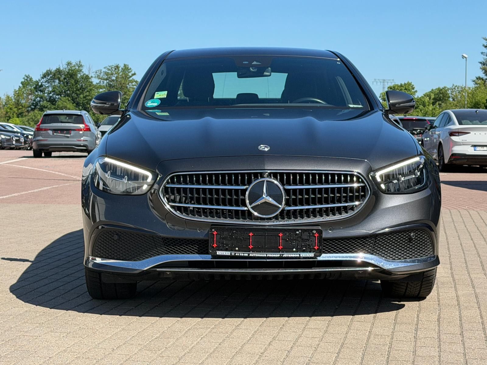 Fahrzeugabbildung Mercedes-Benz E 300 E Lim*Avantgarde*E 300 de 4Matic*360*Burm.